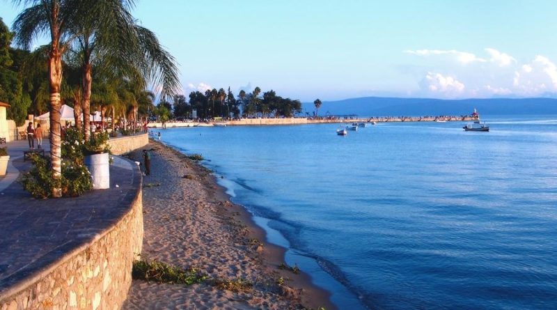 Dr. Todd Stong offers expert 2020 State of Lake Chapala assessment